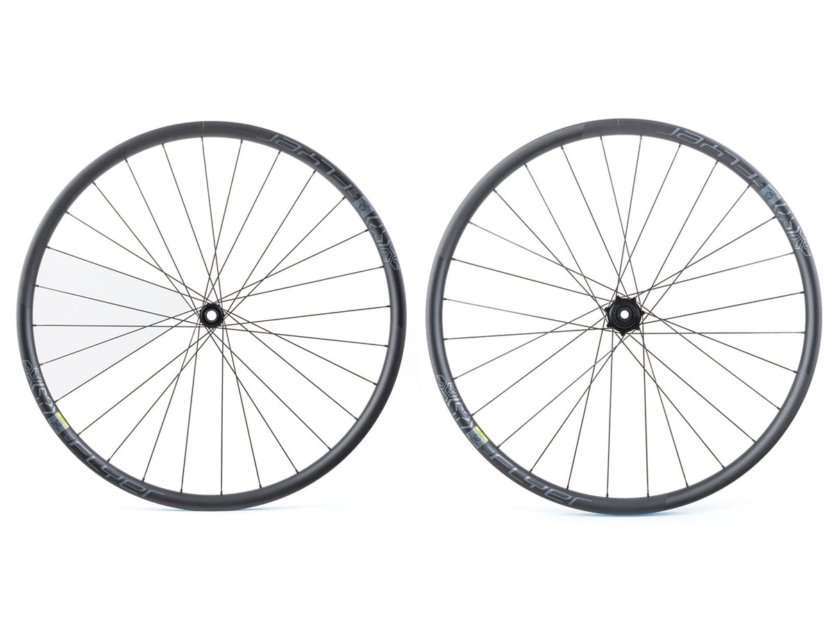 AUTHOR Zapletená kola 29" Flyer Carbon Disc Boost zad. 12x148 CL SH MS 12s & př. 15x110 CL černá