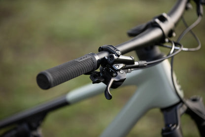 XF 9.6 DC / Matte Carbon / Grey