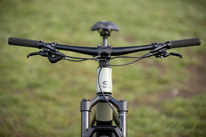 XF 9.6 DC / Matte Carbon / Grey