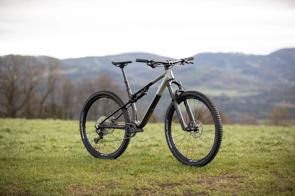 XF 9.6 DC / Matte Carbon / Grey