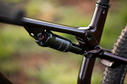 XF 9.5 Team / Gloss Red Carbon / Black